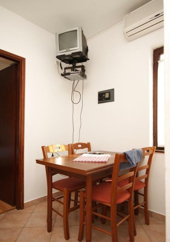 Apartment Radovan Пореч Екстер'єр фото