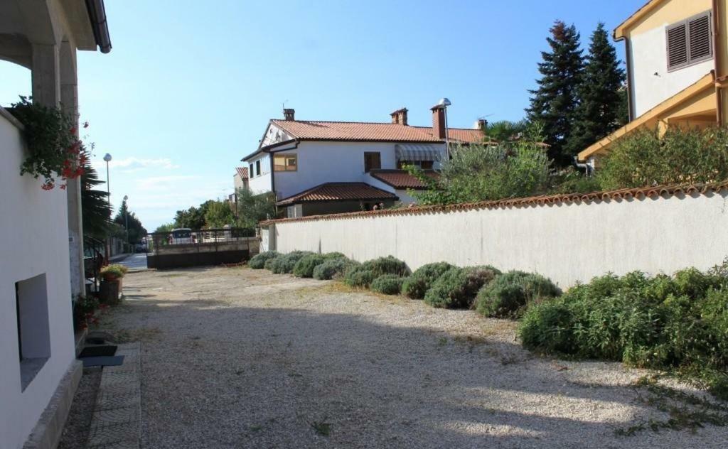 Apartment Radovan Пореч Екстер'єр фото